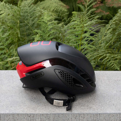 Skihelm-tag in gebruik, detailfoto