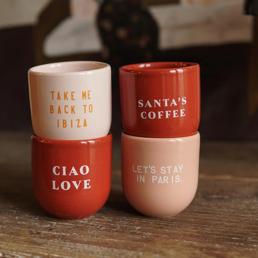 Koffiemokken met quotes rood roze