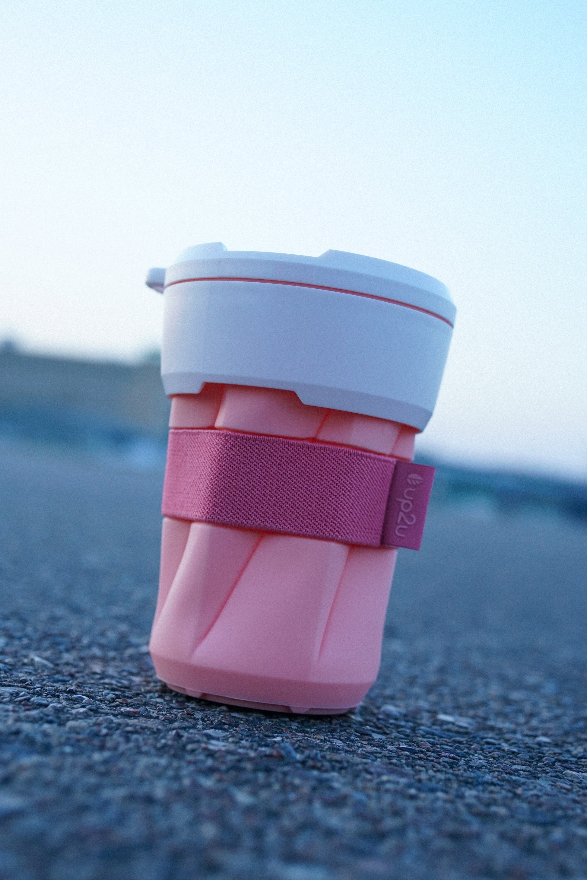 travelmug foldable on floor
